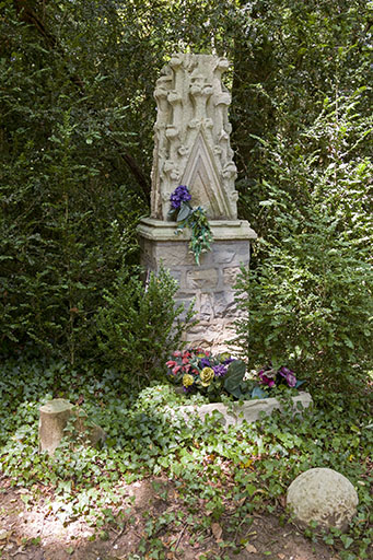 Monument funéraire. © Sonia Dourlot / Région Bourgogne-Franche-Comté, Inventaire du patrimoine - 2015