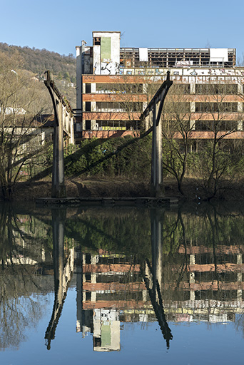 Etat en 2016. Usine A : portique en béton du pont roulant. © Sonia Dourlot / Région Bourgogne-Franche-Comté, Inventaire du patrimoine - 2016