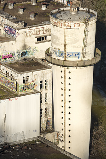 Etat en 2016. Usine A : vue plongeante sur le château d'eau. © Sonia Dourlot / Région Bourgogne-Franche-Comté, Inventaire du patrimoine - 2016