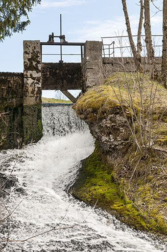 Vanne de décharge sur le Bief Rouge. © Jérôme Mongreville / Région Bourgogne-Franche-Comté, Inventaire du patrimoine - 2016