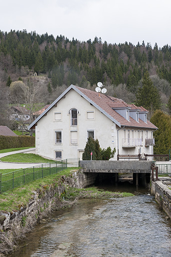 Vue d'ensemble depuis l'amont. © Jérôme Mongreville / Région Bourgogne-Franche-Comté, Inventaire du patrimoine - 2016