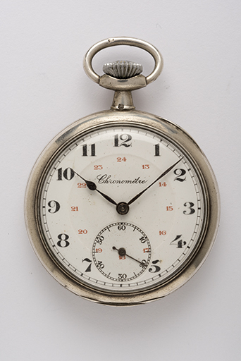 Montre de gousset mécanique des Ets Victor Mougin. (Collection particulière : Jean-Claude Vuez, Villers-le-Lac). © Sonia Dourlot / Région Bourgogne-Franche-Comté, Inventaire du patrimoine - 2016