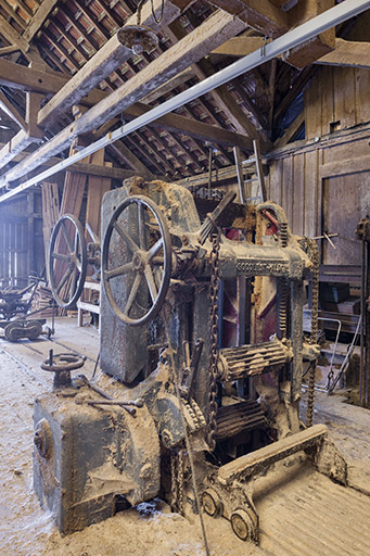 Châssis multilames vu de trois quarts arrière. © Jérôme Mongreville / Région Bourgogne-Franche-Comté, Inventaire du patrimoine - 2016