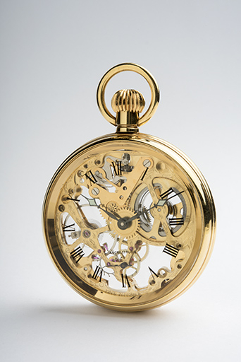 Montre-squelette de gousset mécanique Fabior-Watch (4e quart 20e siècle ou 1er quart 21e siècle), équipée d'un calibre Parrenin HP X 40. © Sonia Dourlot / Région Bourgogne-Franche-Comté, Inventaire du patrimoine - 2016 Montre-squelette de gousset mécanique Fabior-Watch (4e quart 20e siècle ou 1er quart 21e siècle), équipée d'un calibre Parrenin HP X 40. © Sonia Dourlot / Région Bourgogne-Franche-Comté, Inventaire du patrimoine - 2016