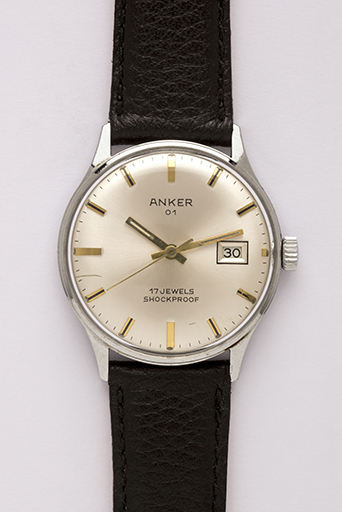 Montre-bracelet mécanique Anker 01 (années 1960-1970), par la société Uhrenfabrik Wilhelm Eppler GmbH, de Villingen-Schwenningen (Allemagne), équipée d'un calibre Parrenin HP 60 G. © Sonia Dourlot / Région Bourgogne-Franche-Comté, Inventaire du patrimoine - 2016 Montre-bracelet mécanique Anker 01 (années 1960-1970), par la société Uhrenfabrik Wilhelm Eppler GmbH, de Villingen-Schwenningen (Allemagne), équipée d'un calibre Parrenin HP 60 G. © Sonia Dourlot / Région Bourgogne-Franche-Comté, Inventaire du patrimoine - 2016