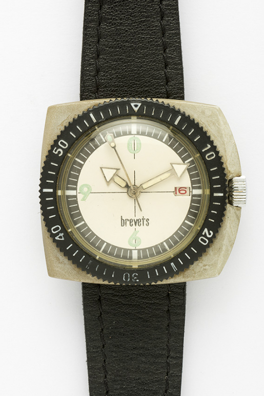 Prototype de montre-bracelet mécanique à boîtier en plastique, étudié par la société Parrenin (5-9 rue Hippolyte Parrenin) au début des années 1970. © Sonia Dourlot / Région Bourgogne-Franche-Comté, Inventaire du patrimoine - 2016 Prototype de montre-bracelet mécanique à boîtier en plastique, étudié par la société Parrenin (5-9 rue Hippolyte Parrenin) au début des années 1970. © Sonia Dourlot / Région Bourgogne-Franche-Comté, Inventaire du patrimoine - 2016