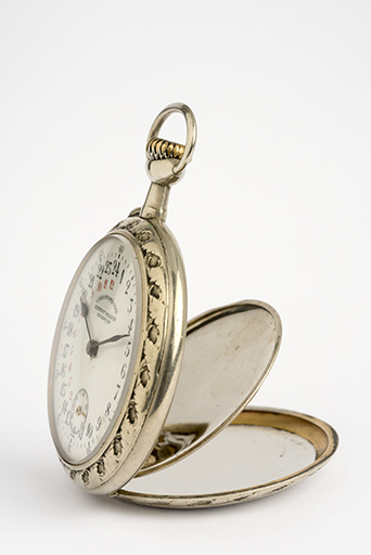 Vue de profil, fond et cuvette ouverts. © Sonia Dourlot / Région Bourgogne-Franche-Comté, Inventaire du patrimoine - 2016