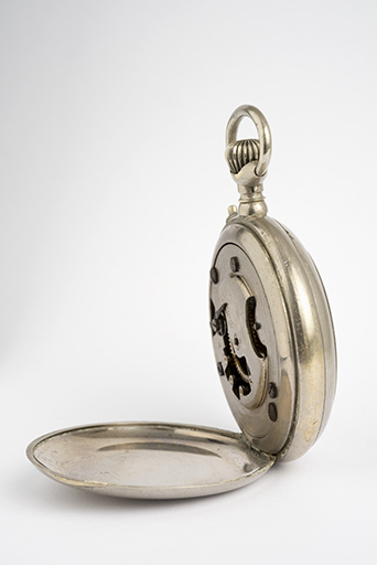 Vue de trois quarts, fond ouvert. © Sonia Dourlot / Région Bourgogne-Franche-Comté, Inventaire du patrimoine - 2016