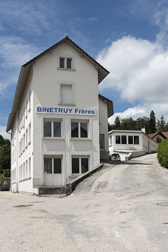 Usine de fournitures pour l'horlogerie et de décolletage Binétruy Frères (1917-1918, 1930), au 3 rue des Essarts. © Sonia Dourlot / Région Bourgogne-Franche-Comté, Inventaire du patrimoine - 2016 Usine de fournitures pour l'horlogerie et de décolletage Binétruy Frères (1917-1918, 1930), au 3 rue des Essarts. © Sonia Dourlot / Région Bourgogne-Franche-Comté, Inventaire du patrimoine - 2016
