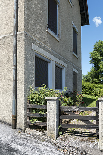 Baies d'atelier à l'étage de soubassement. © Sonia Dourlot / Région Bourgogne-Franche-Comté, Inventaire du patrimoine - 2016 Baies d'atelier à l'étage de soubassement. © Sonia Dourlot / Région Bourgogne-Franche-Comté, Inventaire du patrimoine - 2016