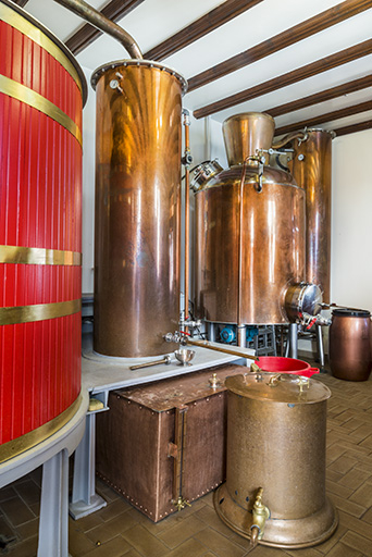 Alambic de 800 litres, de marque Rump (Strasbourg). © Jérôme Mongreville / Région Bourgogne-Franche-Comté, Inventaire du patrimoine - 2016