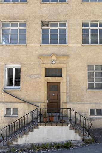 Usine : entrée sur la façade antérieure. © Sonia Dourlot / Région Bourgogne-Franche-Comté, Inventaire du patrimoine - 2016