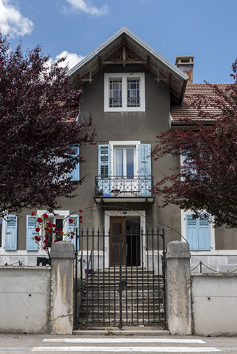 Extension : travée centrale de la façade antérieure. © Sonia Dourlot / Région Bourgogne-Franche-Comté, Inventaire du patrimoine - 2016 Extension : travée centrale de la façade antérieure. © Sonia Dourlot / Région Bourgogne-Franche-Comté, Inventaire du patrimoine - 2016