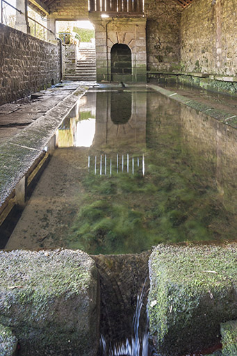 Le bassin et son déversoir. © Jérôme Mongreville / Région Bourgogne-Franche-Comté, Inventaire du patrimoine - 2016 Le bassin et son déversoir. © Jérôme Mongreville / Région Bourgogne-Franche-Comté, Inventaire du patrimoine - 2016