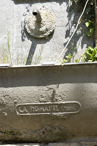 fontaine © Sonia Dourlot / Région Bourgogne-Franche-Comté, Inventaire du patrimoine - 2016 fontaine © Sonia Dourlot / Région Bourgogne-Franche-Comté, Inventaire du patrimoine - 2016