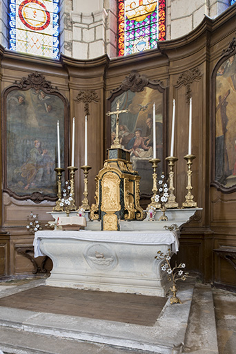 Vue générale du choeur et du maître-autel. © Sonia Dourlot / Région Bourgogne-Franche-Comté, Inventaire du patrimoine - 2016 Vue générale du choeur et du maître-autel. © Sonia Dourlot / Région Bourgogne-Franche-Comté, Inventaire du patrimoine - 2016