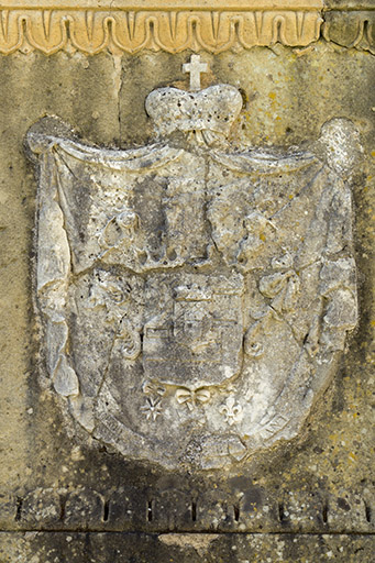 Les armoiries du comte Grimod d'Orsay. © Sonia Dourlot / Région Bourgogne-Franche-Comté, Inventaire du patrimoine - 2016 Les armoiries du comte Grimod d'Orsay. © Sonia Dourlot / Région Bourgogne-Franche-Comté, Inventaire du patrimoine - 2016