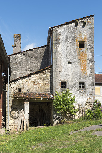 Ancien logis vu du sud-est.  © Sonia Dourlot / Région Bourgogne-Franche-Comté, Inventaire du patrimoine - 2016