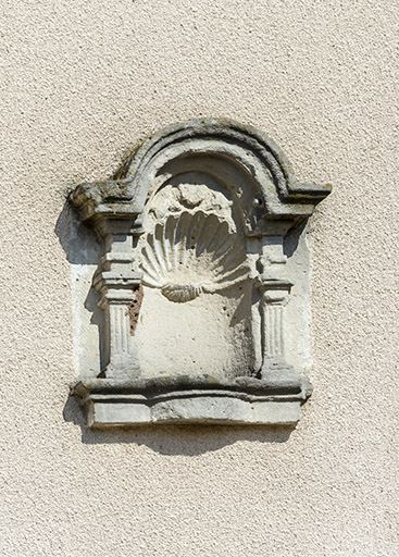 Détail de niche avec coquille sur la façade antérieure. © Sonia Dourlot / Région Bourgogne-Franche-Comté, Inventaire du patrimoine - 2016