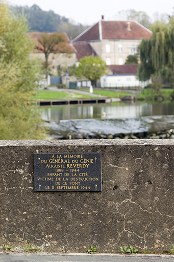 pont rivière aménagée © Sonia Dourlot / Région Bourgogne-Franche-Comté, Inventaire du patrimoine - 2016  pont rivière aménagée © Sonia Dourlot / Région Bourgogne-Franche-Comté, Inventaire du patrimoine - 2016