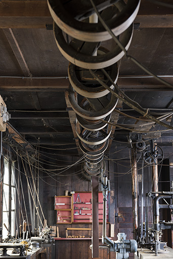 Ligne de transmission principale, entre les deux grands établis. © Sonia Dourlot / Région Bourgogne-Franche-Comté, Inventaire du patrimoine - 2017