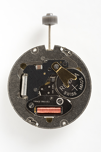 Mouvement France Ebauches FE 7221 : face côté fond. © Sonia Dourlot / Région Bourgogne-Franche-Comté, Inventaire du patrimoine - 2017