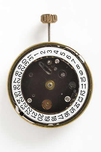 Mouvement France Ebauches FE 8121 : face côté cadran. © Sonia Dourlot / Région Bourgogne-Franche-Comté, Inventaire du patrimoine - 2017