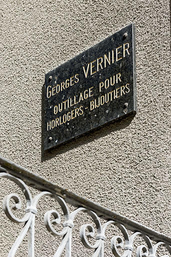 Plaque de la société Georges Vernier. © Sonia Dourlot / Région Bourgogne-Franche-Comté, Inventaire du patrimoine - 2017