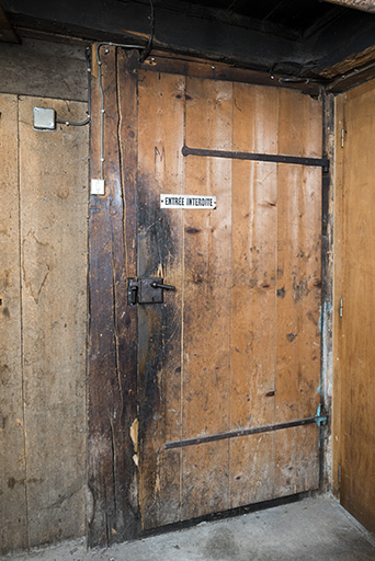 Intérieur : porte de l'atelier. © Sonia Dourlot / Région Bourgogne-Franche-Comté, Inventaire du patrimoine - 2017