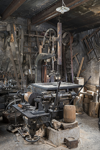Forge : scie à ruban et mortaiseuse Mougeotte (Melay, Haute-Marne). © Sonia Dourlot / Région Bourgogne-Franche-Comté, Inventaire du patrimoine - 2017