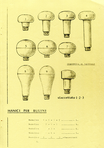Exemples de manches fabriqués par M Coulot [catalogue de fournitures de la société Dell'Acqua Enrico & C, p. 2], années 1960-1970. © Laurent Poupard / Région Bourgogne-Franche-Comté, Inventaire du patrimoine - 2017