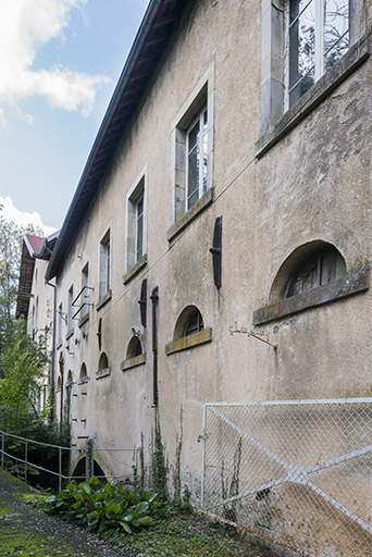 Façade antérieure. Vue depuis l'entrée. © Jérôme Mongreville / Région Bourgogne-Franche-Comté, Inventaire du patrimoine - 2017