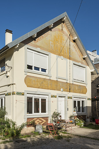 Pignon est de l'atelier. © Jérôme Mongreville / Région Bourgogne-Franche-Comté, Inventaire du patrimoine - 2017 Pignon est de l'atelier. © Jérôme Mongreville / Région Bourgogne-Franche-Comté, Inventaire du patrimoine - 2017