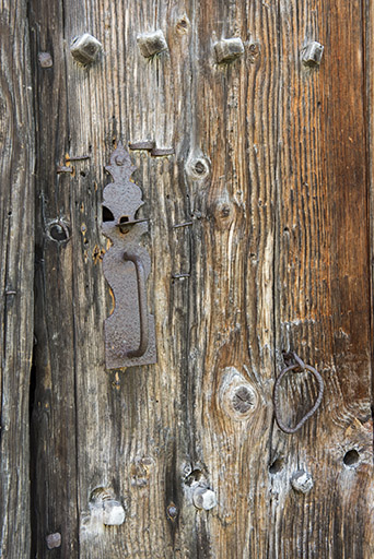 Façade ouest : détail d'une porte de grange. © Sonia Dourlot / Région Bourgogne-Franche-Comté, Inventaire du patrimoine - 2017 Façade ouest : détail d'une porte de grange. © Sonia Dourlot / Région Bourgogne-Franche-Comté, Inventaire du patrimoine - 2017