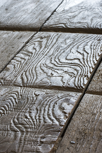 Atelier de fabrication : déligneuse Esterer, détail du plateau. © Sonia Dourlot / Région Bourgogne-Franche-Comté, Inventaire du patrimoine - 2017 Atelier de fabrication : déligneuse Esterer, détail du plateau. © Sonia Dourlot / Région Bourgogne-Franche-Comté, Inventaire du patrimoine - 2017