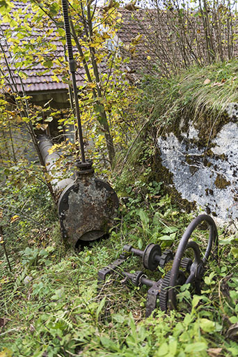 Eléments de vannage pour la prise d'eau de la turbine. © Sonia Dourlot / Région Bourgogne-Franche-Comté, Inventaire du patrimoine - 2017 Eléments de vannage pour la prise d'eau de la turbine. © Sonia Dourlot / Région Bourgogne-Franche-Comté, Inventaire du patrimoine - 2017