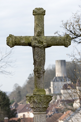Croix dite du calvaire, au lieu-dit Sur la Croix du Calvaire : Vierge à l'Enfant. © Sonia Dourlot / Région Bourgogne-Franche-Comté, Inventaire du patrimoine - 2017 Croix dite du calvaire, au lieu-dit Sur la Croix du Calvaire : Vierge à l'Enfant. © Sonia Dourlot / Région Bourgogne-Franche-Comté, Inventaire du patrimoine - 2017