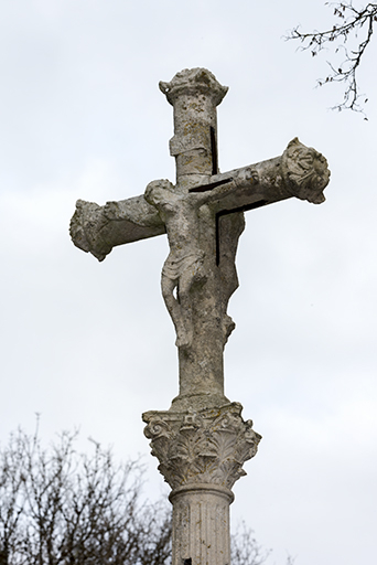 Croix dite du calvaire, au lieu-dit Sur la Croix du Calvaire : Christ en croix. © Sonia Dourlot / Région Bourgogne-Franche-Comté, Inventaire du patrimoine - 2017 Croix dite du calvaire, au lieu-dit Sur la Croix du Calvaire : Christ en croix. © Sonia Dourlot / Région Bourgogne-Franche-Comté, Inventaire du patrimoine - 2017