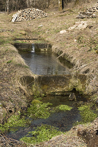 Fontaine, chemin des sources. © Sonia Dourlot / Région Bourgogne-Franche-Comté, Inventaire du patrimoine - 2017