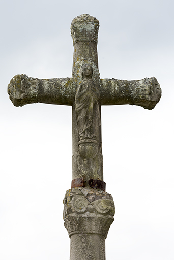 Le revers de la croix : vierge. © Sonia Dourlot / Région Bourgogne-Franche-Comté, Inventaire du patrimoine - 2017