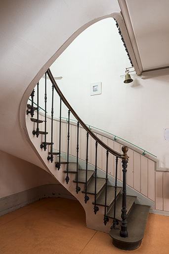 Escalier de type suspendu. © Jérôme Mongreville / Région Bourgogne-Franche-Comté, Inventaire du patrimoine - 2017 Escalier de type suspendu. © Jérôme Mongreville / Région Bourgogne-Franche-Comté, Inventaire du patrimoine - 2017