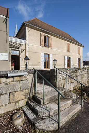 Perron depuis la rue Montgillard. © Jérôme Mongreville / Région Bourgogne-Franche-Comté, Inventaire du patrimoine - 2017 Perron depuis la rue Montgillard. © Jérôme Mongreville / Région Bourgogne-Franche-Comté, Inventaire du patrimoine - 2017