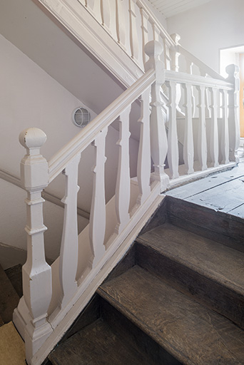 Escalier entre le premier étage et le grenier. © Jérôme Mongreville / Région Bourgogne-Franche-Comté, Inventaire du patrimoine - 2017 Escalier entre le premier étage et le grenier. © Jérôme Mongreville / Région Bourgogne-Franche-Comté, Inventaire du patrimoine - 2017