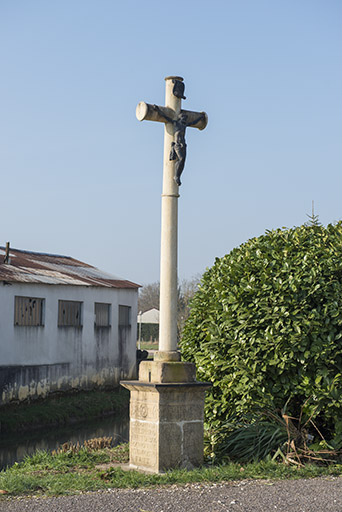 Croix de chemin. © Jérôme Mongreville / Région Bourgogne-Franche-Comté, Inventaire du patrimoine - 2017 Croix de chemin. © Jérôme Mongreville / Région Bourgogne-Franche-Comté, Inventaire du patrimoine - 2017
