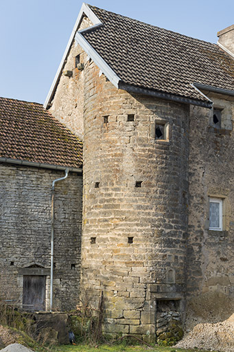 Tour d'une ancienne ferme, Mercey. © Jérôme Mongreville / Région Bourgogne-Franche-Comté, Inventaire du patrimoine - 2017 Tour d'une ancienne ferme, Mercey. © Jérôme Mongreville / Région Bourgogne-Franche-Comté, Inventaire du patrimoine - 2017