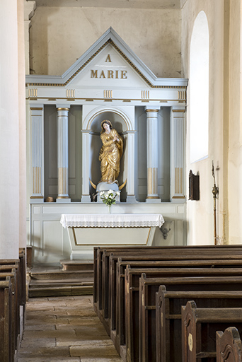 Vue sur l'autel latéral droit à retable, dédié à Ste Marie. © Sonia Dourlot / Région Bourgogne-Franche-Comté, Inventaire du patrimoine - 2017 Vue sur l'autel latéral droit à retable, dédié à Ste Marie. © Sonia Dourlot / Région Bourgogne-Franche-Comté, Inventaire du patrimoine - 2017