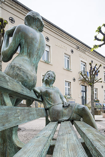 Sculptures en bronze de Jean Thiancourt, coulées par Antonio Serralheiro, fondeur d'art portusien.  © Jérôme Mongreville / Région Bourgogne-Franche-Comté, Inventaire du patrimoine - 2017