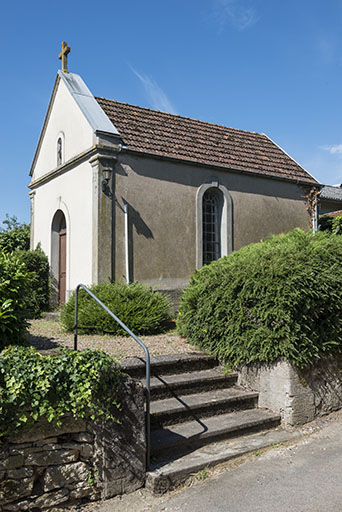 Vue générale de la chapelle et son accès depuis la rue de la Fontenotte. © Jérôme Mongreville / Région Bourgogne-Franche-Comté, Inventaire du patrimoine - 2017 Vue générale de la chapelle et son accès depuis la rue de la Fontenotte. © Jérôme Mongreville / Région Bourgogne-Franche-Comté, Inventaire du patrimoine - 2017