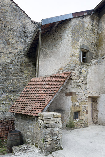 La tour depuis l'ancien cloitre. © Jérôme Mongreville / Région Bourgogne-Franche-Comté, Inventaire du patrimoine - 2017