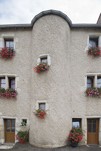 La tour. © Jérôme Mongreville / Région Bourgogne-Franche-Comté, Inventaire du patrimoine - 2017 La tour. © Jérôme Mongreville / Région Bourgogne-Franche-Comté, Inventaire du patrimoine - 2017